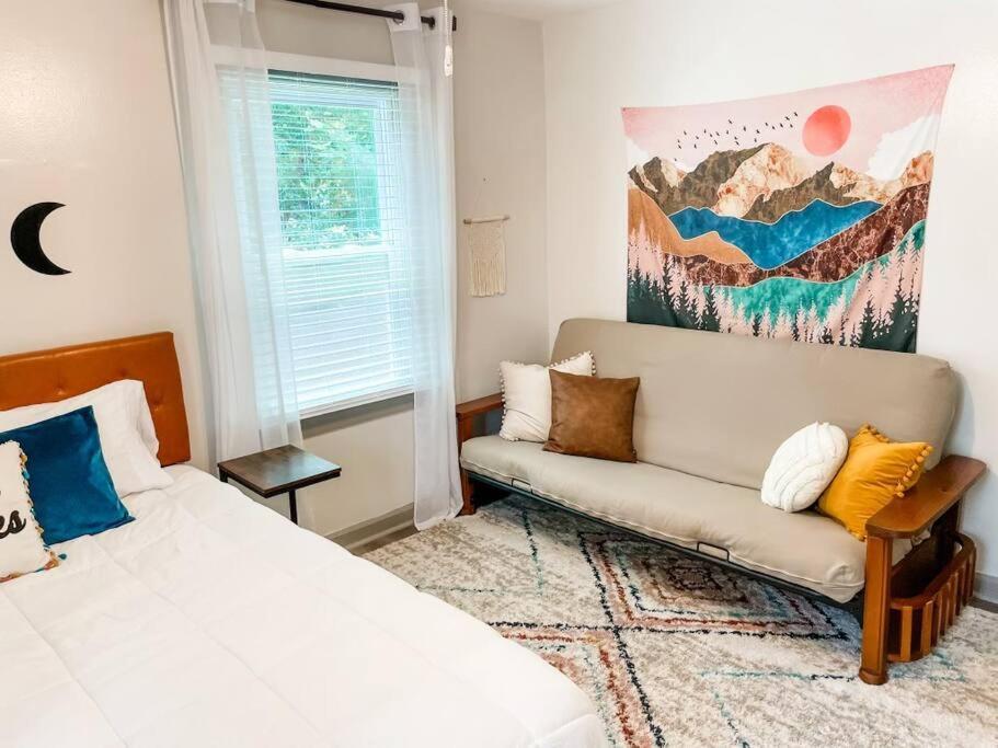Blue Bungalow W/ Free Golf Cart 1/2 Mi From Square Covington Exterior photo